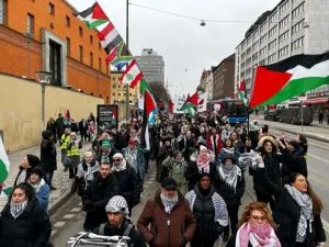 اخبار اليمن الان متظاهرون بستوكهولم ينددون بخطة ترامب اخبار اليمن الان الحدث اليوم عاجل