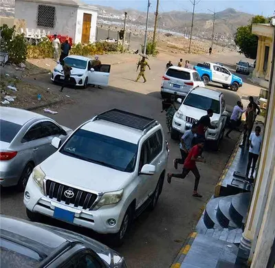 اخبار اليمن الان فندق شهير يتعرض للاقتحام والاعتداء اخبار اليمن الان الحدث اليوم عاجل