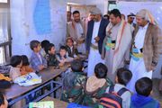 وكيل محافظة صنعاء يتفقد الدورات الصيفية في همدان
