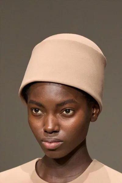 اخبار اليمن الان صيحات شتوية القبعات تسيطر الموضة اخبار اليمن الان الحدث اليوم عاجل