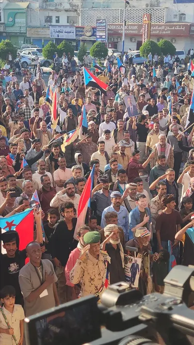 اخبار اليمن الان الرابع يحتشدون الاعتصام للمطالبة بإعلان اخبار اليمن الان الحدث اليوم عاجل