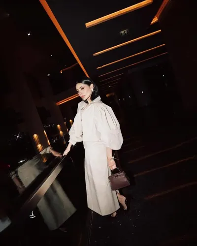 اخبار اليمن الان إطلالتي الزاهد وإلهام بأسلوبين مميزين اخبار اليمن الان الحدث اليوم عاجل