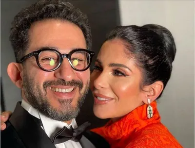 اخبار اليمن الان لحظة رومانسية يحتفل ميلاد بأغنية اخبار اليمن الان الحدث اليوم عاجل