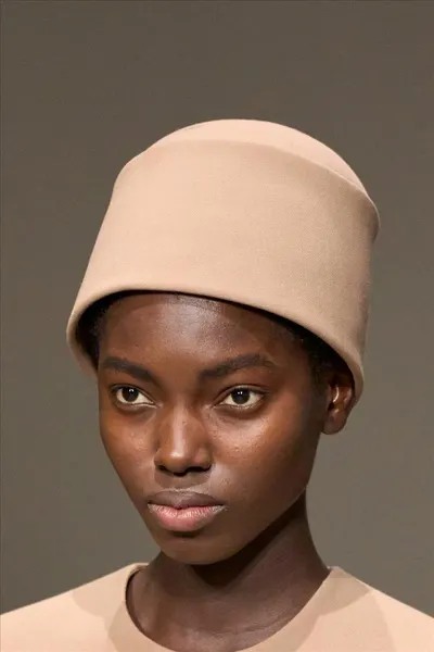 اخبار اليمن الان صيحات شتوية القبعات تسيطر الموضة اخبار اليمن الان الحدث اليوم عاجل