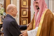 كريتر إسكاي اخبار اليمن الان الأمير سلمان والرئيس العليمي التطورات اخبار اليمن الان الحدث اليوم عاجل كريتر إسكاي