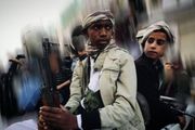 مليشيا الحوثي تفرض دورات عسكرية على طلاب المدارس...