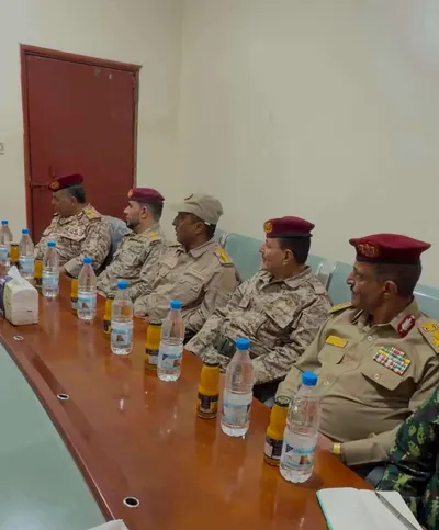 اخبار اليمن الان المنطقة العسكرية الرابعة يجتمع بقيادة اخبار اليمن الان الحدث اليوم عاجل