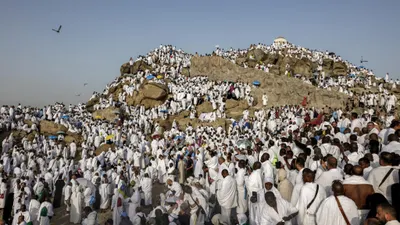 اخبار اليمن الان الحجاج يتوافدون عرفات لأداء الأعظم اخبار اليمن الان الحدث اليوم عاجل