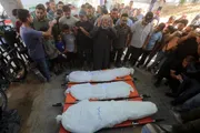 صحيفة الثورة صنعاء اخبار اليمن الان الإعلامي الحكومي صهيوني إطلاق الاتفاق اخبار اليمن الان الحدث اليوم عاجل صحيفة الثورة صنعاء