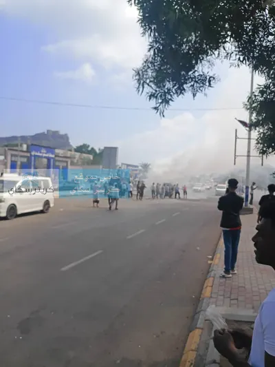 اخبار اليمن الان حريق يلتهم وبوزة النيران بكريتر اخبار اليمن الان الحدث اليوم عاجل