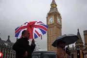 السلام نيوز اخبار اليمن الان بريطانيا قبضتها التبرعات السياسية الأجنبي اخبار اليمن الان الحدث اليوم عاجل السلام نيوز