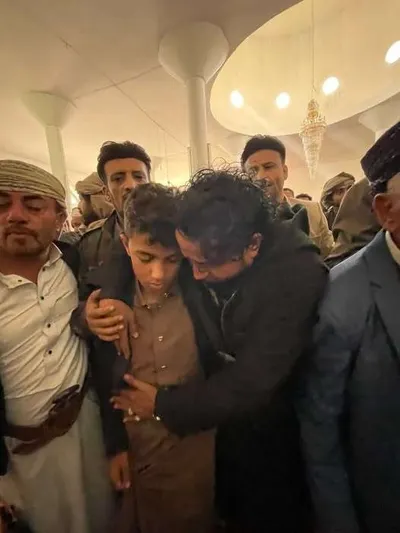 اخبار اليمن الان صورة محزنة لنجل الفنان المكان اخبار اليمن الان الحدث اليوم عاجل