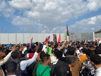 اخبار اليمن الان آلاف المصريين يحتشدون لـتهجير الفلسطينيين اخبار اليمن الان الحدث اليوم عاجل