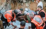 صحيفة الثورة صنعاء اخبار اليمن الان الدفاع المدني جثمان زالوا الأنقاض اخبار اليمن الان الحدث اليوم عاجل صحيفة الثورة صنعاء