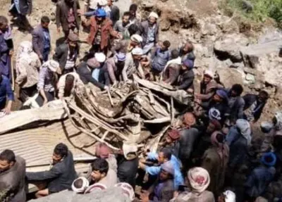 اخبار اليمن الان انزلاق سيارة منحدر مواطنا بأعجوبه اخبار اليمن الان الحدث اليوم عاجل
