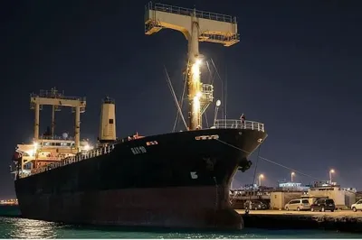 اخبار اليمن الان وصول سفينة تجارية ميناء المخا اخبار اليمن الان الحدث اليوم عاجل