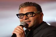 صحيفة المرصد اخبار اليمن الان هتيجي تحضنيني أغنية اسمعيني ألبومه اخبار اليمن الان الحدث اليوم عاجل صحيفة المرصد
