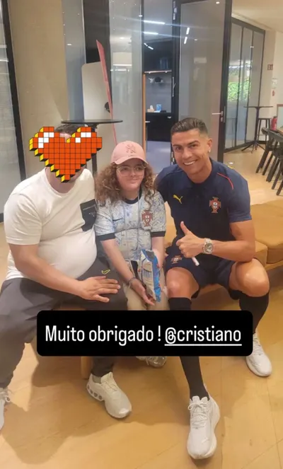 اخبار اليمن الان إنسانية رونالدو يستقبل مصابة بالسرطان اخبار اليمن الان الحدث اليوم عاجل