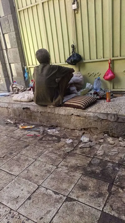 اخبار اليمن الان ينام بالشارع المسجد ودعوات لانقاذه اخبار اليمن الان الحدث اليوم عاجل