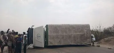 اخبار اليمن الان انقلاب شاحنة قليل صورة اخبار اليمن الان الحدث اليوم عاجل