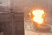 صحيفة الثورة صنعاء اخبار اليمن الان القسام مشاهدا لتدمير دبابة صهيونية اخبار اليمن الان الحدث اليوم عاجل صحيفة الثورة صنعاء
