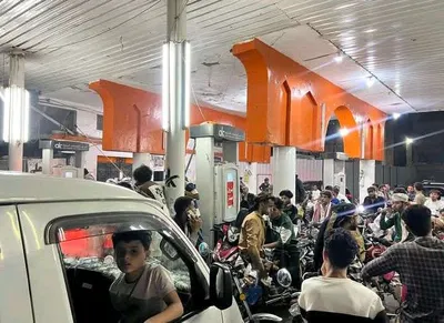 اخبار اليمن الان بالصورة وتدافع كبير محطات الوقود اخبار اليمن الان الحدث اليوم عاجل