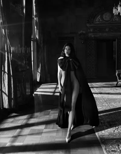 اخبار اليمن الان إطلالة لافتة كايلي ترتدي chanel اخبار اليمن الان الحدث اليوم عاجل