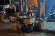 كريتر إسكاي اخبار اليمن الان بائع يواصل ساعات الفجر كريتر اخبار اليمن الان الحدث اليوم عاجل كريتر إسكاي