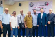كريتر إسكاي اخبار اليمن الان الصحفي بتكريم عبدالله ويقدم مكافأة اخبار اليمن الان الحدث اليوم عاجل كريتر إسكاي