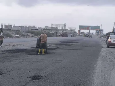 اخبار اليمن الان معالجة الحفر الخطيرة شوارع الرئيسية اخبار اليمن الان الحدث اليوم عاجل