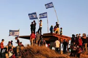 صحيفة الثورة صنعاء اخبار اليمن الان فلسطينية الإسرائيلي عسكرية بإزالة الأشجار اخبار اليمن الان الحدث اليوم عاجل صحيفة الثورة صنعاء