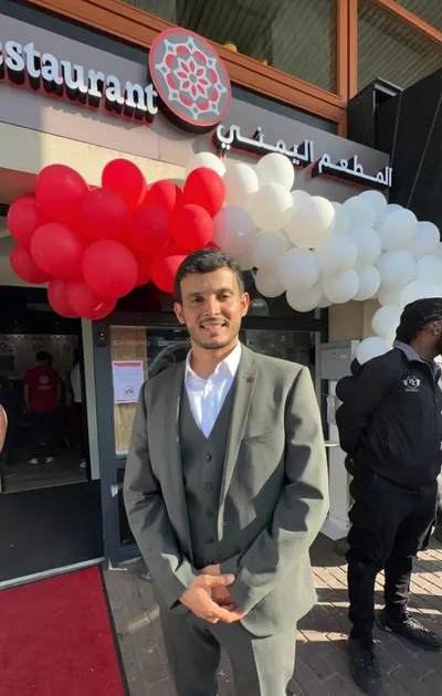 اخبار اليمن الان الوزراء الهولندي يتناول المطاعم اليمنية اخبار اليمن الان الحدث اليوم عاجل