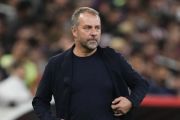 وفاة والد مدرب برشلونة قبل الكلاسيكو
