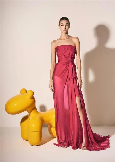 اخبار اليمن الان موضة الفساتين الحمراء النجمات الأول اخبار اليمن الان الحدث اليوم عاجل