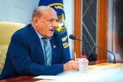 عدن تايم اخبار اليمن الان هاربين متخفين نمارس أعمالنا حياتنا اخبار اليمن الان الحدث اليوم عاجل عدن تايم