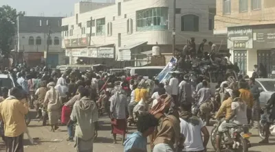 اخبار اليمن الان ومسيرة سلمية بالحوطة لأقالة النقيب اخبار اليمن الان الحدث اليوم عاجل