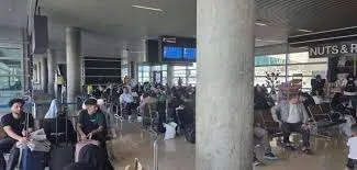 اخبار اليمن الان الغباري مسافرون يمنيون يواجهون الأردن اخبار اليمن الان الحدث اليوم عاجل
