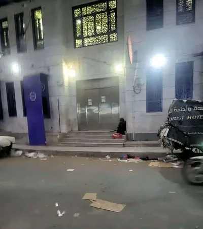 اخبار اليمن الان مشهد مؤثر لطفلة الشارع الإفطار اخبار اليمن الان الحدث اليوم عاجل