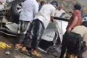حياه عدن الإخباري اخبار اليمن الان أشخاص وإصابة سيارة بنقيل الخلا اخبار اليمن الان الحدث اليوم عاجل حياه عدن الإخباري