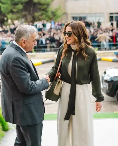 اخبار اليمن الان الطابع الطبيعي إطلالات الكلاسيكية والعصرية اخبار اليمن الان الحدث اليوم عاجل