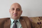 نجل إعلامي مختطف لدى الحوثيين يناشد لكشف مصير...