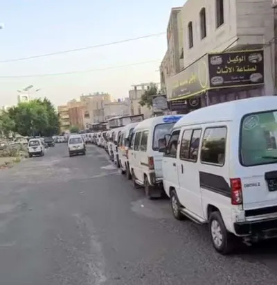 اخبار اليمن الان طابور يمتد لكيلومترين محطة غاز اخبار اليمن الان الحدث اليوم عاجل