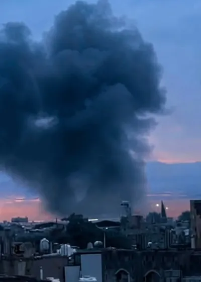 اخبار اليمن الان تصاعد كثيف للدخان صنعاء انفجار اخبار اليمن الان الحدث اليوم عاجل