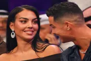 صحيفة المرصد اخبار اليمن الان اختيار كريستيانو رونالدو وجورجينا رودريغيز اخبار اليمن الان الحدث اليوم عاجل صحيفة المرصد