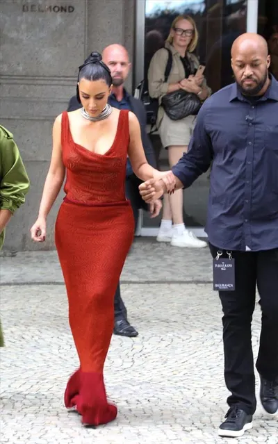 اخبار اليمن الان إطلالة كارداشيان بالظهر المكشوف برازيلي اخبار اليمن الان الحدث اليوم عاجل