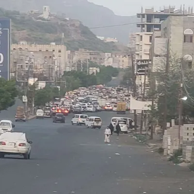 اخبار اليمن الان المسافرين الأقدام المنفذ الشرقي لتصوير اخبار اليمن الان الحدث اليوم عاجل