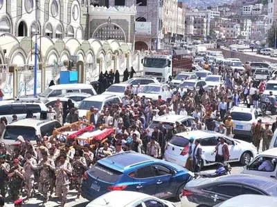 اخبار اليمن الان تودع الشهيدين المقطري والعرز جنائزي اخبار اليمن الان الحدث اليوم عاجل