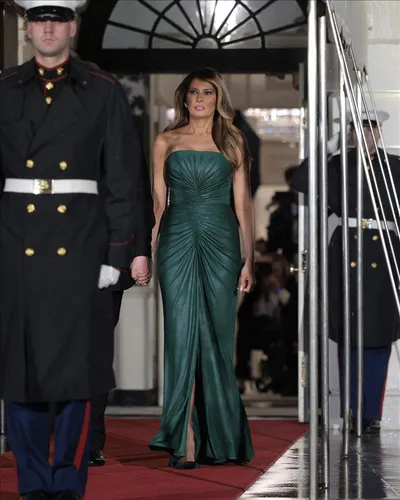 اخبار اليمن الان أزياء ميلانيا وفستانها الأبيض السعودية اخبار اليمن الان الحدث اليوم عاجل