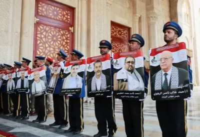 اخبار اليمن الان هواتفهم بحافلات للإجتماع المستور الإسرائيلية اخبار اليمن الان الحدث اليوم عاجل