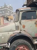 اخبار اليمن الان شاحنة مهجورة متوقفة تنتظر مالكها اخبار اليمن الان الحدث اليوم عاجل